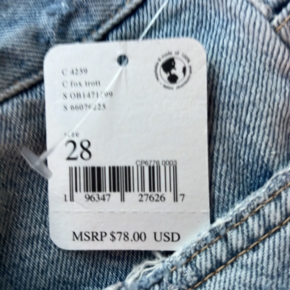 🌻🆕🚨FREE PEOPLE LASSO LIGHT WASH DENIM SHORTS-FOX TROT COLOR SIZES 28 & 29 - Picture 15 of 16